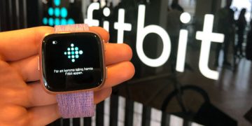 การติดตามการหยุดหายใจขณะหลับของ Fitbit จะทำงานได้ดีหรือไม่