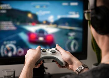 เตือนเด็กเล่นเกมหนัก